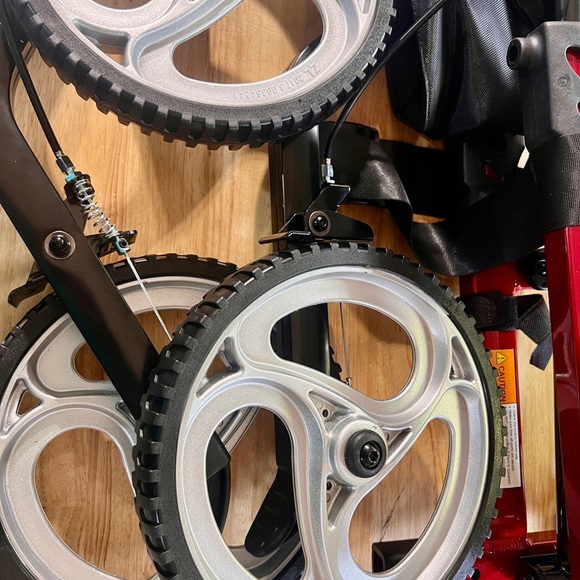 ELENKER 2 in 1 Rollator Walker & Transport Chair, Folding Wheelchair - Picture 8 of 15